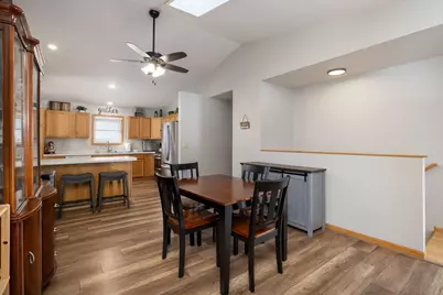 927  Streblow St, Onalaska, WI 54650 - Photo 5