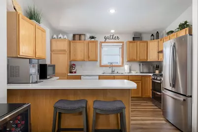 927  Streblow St, Onalaska, WI 54650 - Photo 3