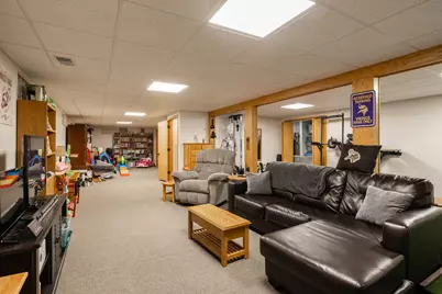 927  Streblow St, Onalaska, WI 54650 - Photo 13