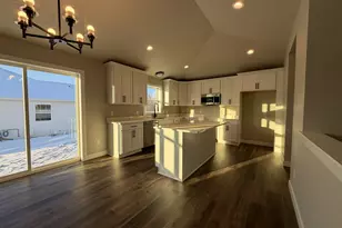 11 Wisteria Corner, Fond du Lac, WI 54935 - Photo 3