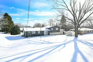 5135 S Menard Dr, New Berlin, WI 53151 - Photo 35