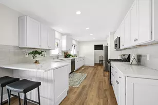 5135 S Menard Dr, New Berlin, WI 53151 - Photo 15