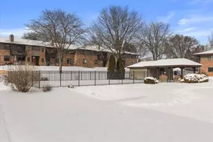 360 Park Hill Dr, Pewaukee, WI 53072 - Photo 19