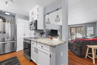 360  Park Hill Dr #C, Pewaukee, WI 53072 - Photo 9