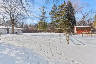 8824 W Dosie Ave, Greenfield, WI 53228 - Photo 33