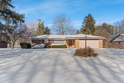 8824 W Dosie Ave, Greenfield, WI 53228 - Photo 37