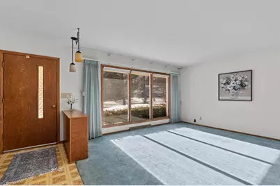 8824 W Dosie Ave, Greenfield, WI 53228 - Photo 3