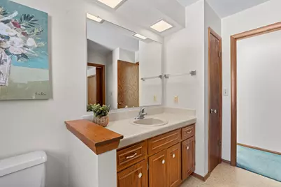 8824 W Dosie Ave, Greenfield, WI 53228 - Photo 23