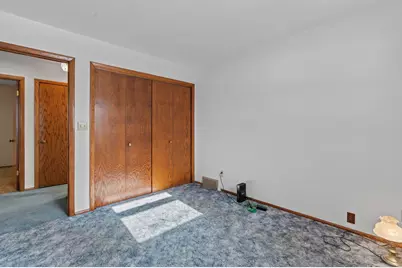 8824 W Dosie Ave, Greenfield, WI 53228 - Photo 19