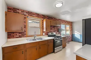 622 Smith St, Plymouth, WI 53073 - Photo 7