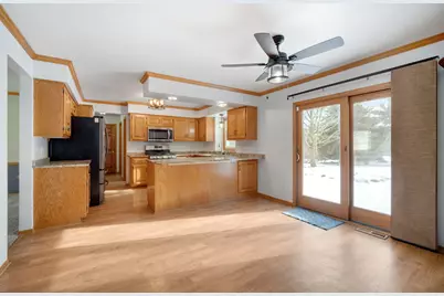 683  Fox Run Dr, Saukville, WI 53080 - Photo 17