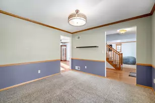 683 Fox Run Dr, Saukville, WI 53080 - Photo 5