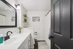 293 Meadowside Ct, Pewaukee, WI 53072 - Photo 19