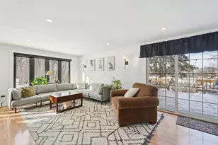 293 Meadowside Ct, Pewaukee, WI 53072 - Photo 7