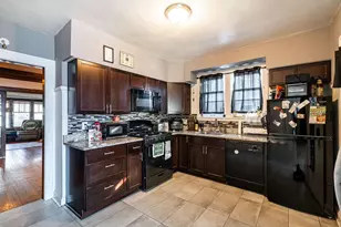 1429 S 79th St, West Allis, WI 53214 - Photo 7