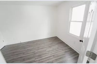 1313  Summerset Dr, Racine, WI 53406 - Photo 9