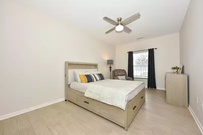 N16W26534  Wild Oats Dr #A, Pewaukee, WI 53072 - Photo 7