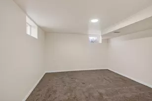 992 Home Ave, Fox Crossing, WI 54952 - Photo 27