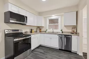 992 Home Ave, Fox Crossing, WI 54952 - Photo 7