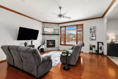 2111  Clearwater Dr, Onalaska, WI 54650 - Photo 7