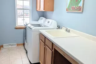 N108W14895 Bel Aire Ln, Germantown, WI 53022 - Photo 35