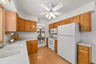 18730 Estate Cir, Brookfield, WI 53045 - Photo 27