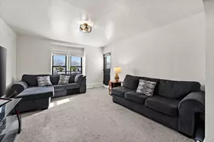 1527 S 80th St, West Allis, WI 53214 - Photo 17