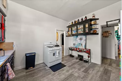 1527 S 80th St, West Allis, WI 53214 - Photo 11