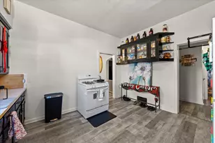 1527 S 80th St, West Allis, WI 53214 - Photo 11