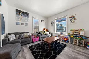 1527 S 80th St, West Allis, WI 53214 - Photo 5