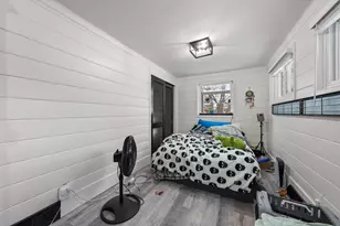 3215 N Bartlett Ave, Milwaukee, WI 53211 - Photo 7