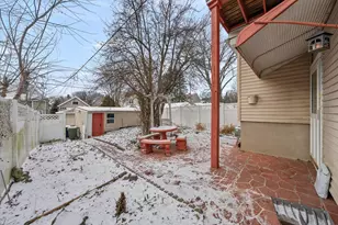 3215 N Bartlett Ave, Milwaukee, WI 53211 - Photo 29