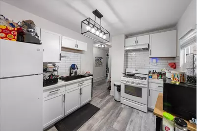 3215 N Bartlett Ave #3215A, Milwaukee, WI 53211 - Photo 5