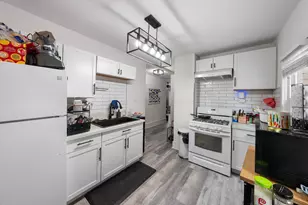 3215 N Bartlett Ave, Milwaukee, WI 53211 - Photo 5