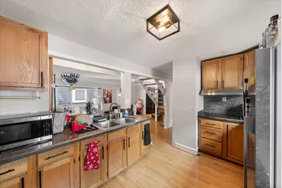 3215 N Bartlett Ave #3215A, Milwaukee, WI 53211 - Photo 13