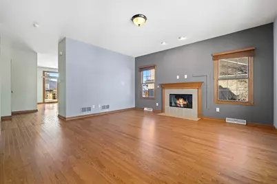 1624  Rolling Green Dr, Racine, WI 53406 - Photo 5