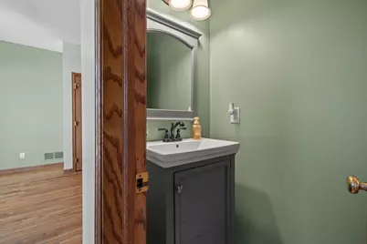 1624  Rolling Green Dr, Racine, WI 53406 - Photo 17