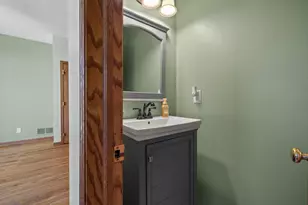 1624 Rolling Green Dr, Racine, WI 53406 - Photo 17