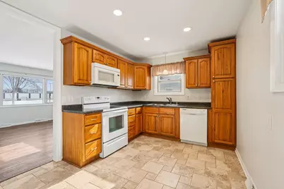 909  8th Ave, Grafton, WI 53024 - Photo 3