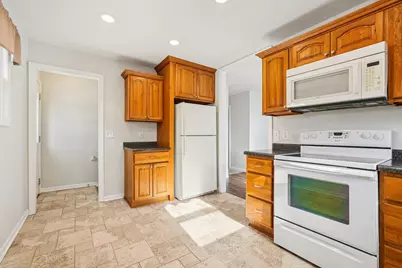 909  8th Ave, Grafton, WI 53024 - Photo 5