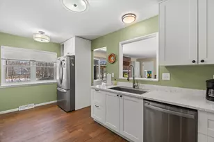 6530 N Alberta Ct, Glendale, WI 53217 - Photo 9