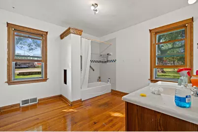 8720 W Kaul Ave, Milwaukee, WI 53225 - Photo 7