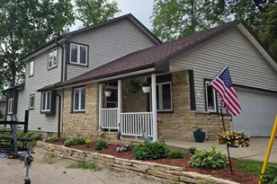 2135 W Shore Dr, Delafield, WI 53018 - Photo 49