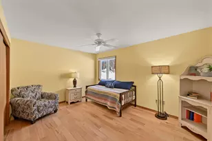 2135 W Shore Dr, Delafield, WI 53018 - Photo 21