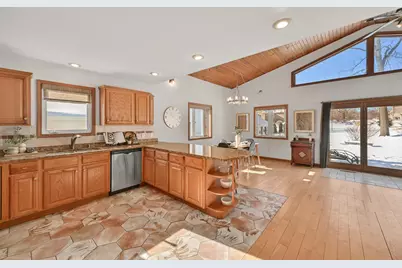 2135 W Shore Dr, Delafield, WI 53018 - Photo 11