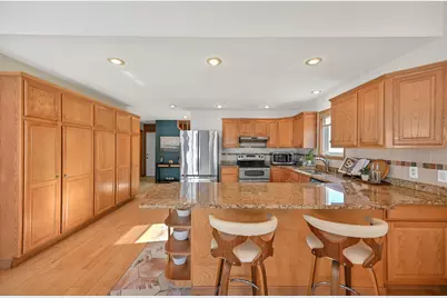 2135 W Shore Dr, Delafield, WI 53018 - Photo 15