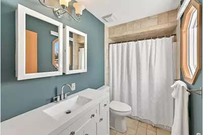 2135 W Shore Dr, Delafield, WI 53018 - Photo 27