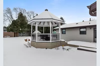 1209 E Thomas St, Manitowoc, WI 54220 - Photo 3