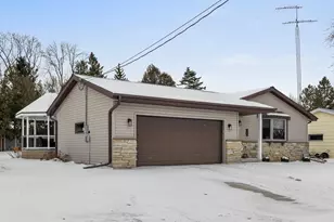 1209 E Thomas St, Manitowoc, WI 54220 - Photo 1