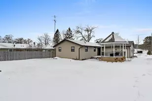 1209 E Thomas St, Manitowoc, WI 54220 - Photo 5